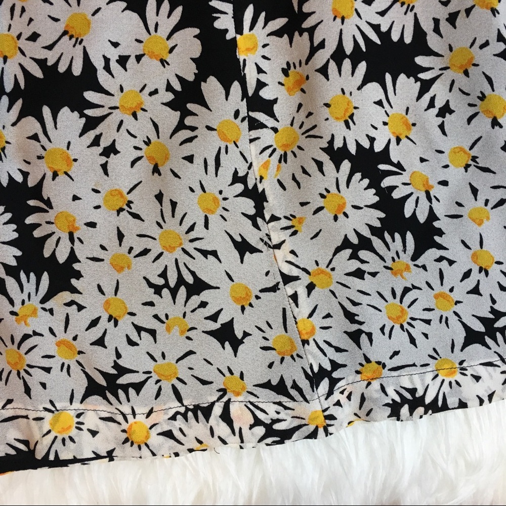 ✔️SOLD✔️Moschino Cheap and Chic Daisy Dress - Picture 2 of 8